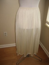 VANITY FAIR Nylon Ivory 3 Panel A-Line Half Slip, Touch Of Lace - Size M - USA