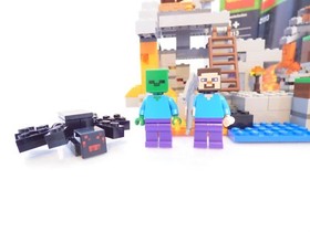 LEGO MineCraft 21113 The Cave Complete With Box Minifigures & Instructions