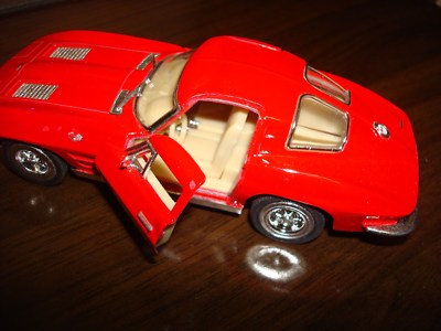KINSMART 1963 RED Corvette Stingray-5'' Die Cast W/ OPENING DOORS-VERY NICE.