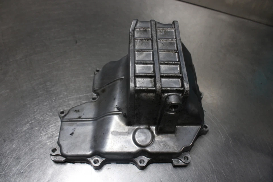 07-08 HONDA CBR600RR ENGINE MOTOR BOTTOM OIL PAN COVER 11210-MFJ-D00 - Изображение 3 из 4