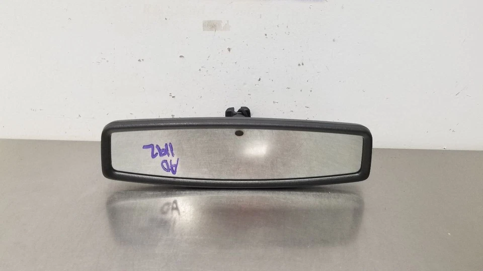 24 CHEVY SILVERADO 2500 INTERIOR REAR VIEW MIRROR AUTO DIMMING - Image 3 of 4