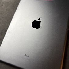 Apple iPad 8th Gen. 32GB, Wi-Fi, 10.2 in - Space Gray  Bundle