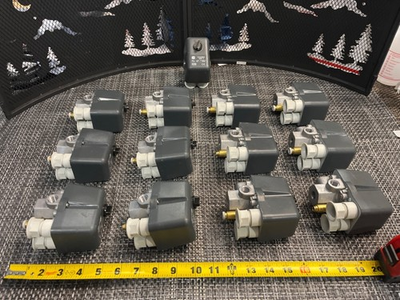 #ad 13 QTY BULK LOT CONDOR MDR 2 PRESSURE SWITCH 4 PORT W UNLOADER amp; ON OFF NEW $350.00