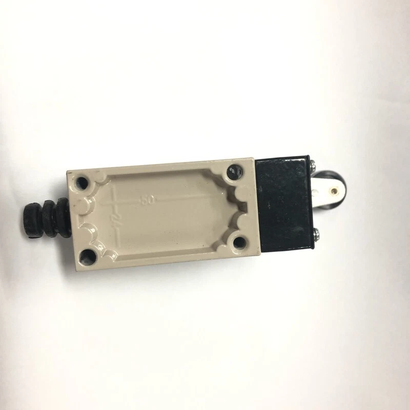 Un interruptor de límite Omron genuino nuevo HL-5000 - Stock en EE. UU. Foto 3 de 4