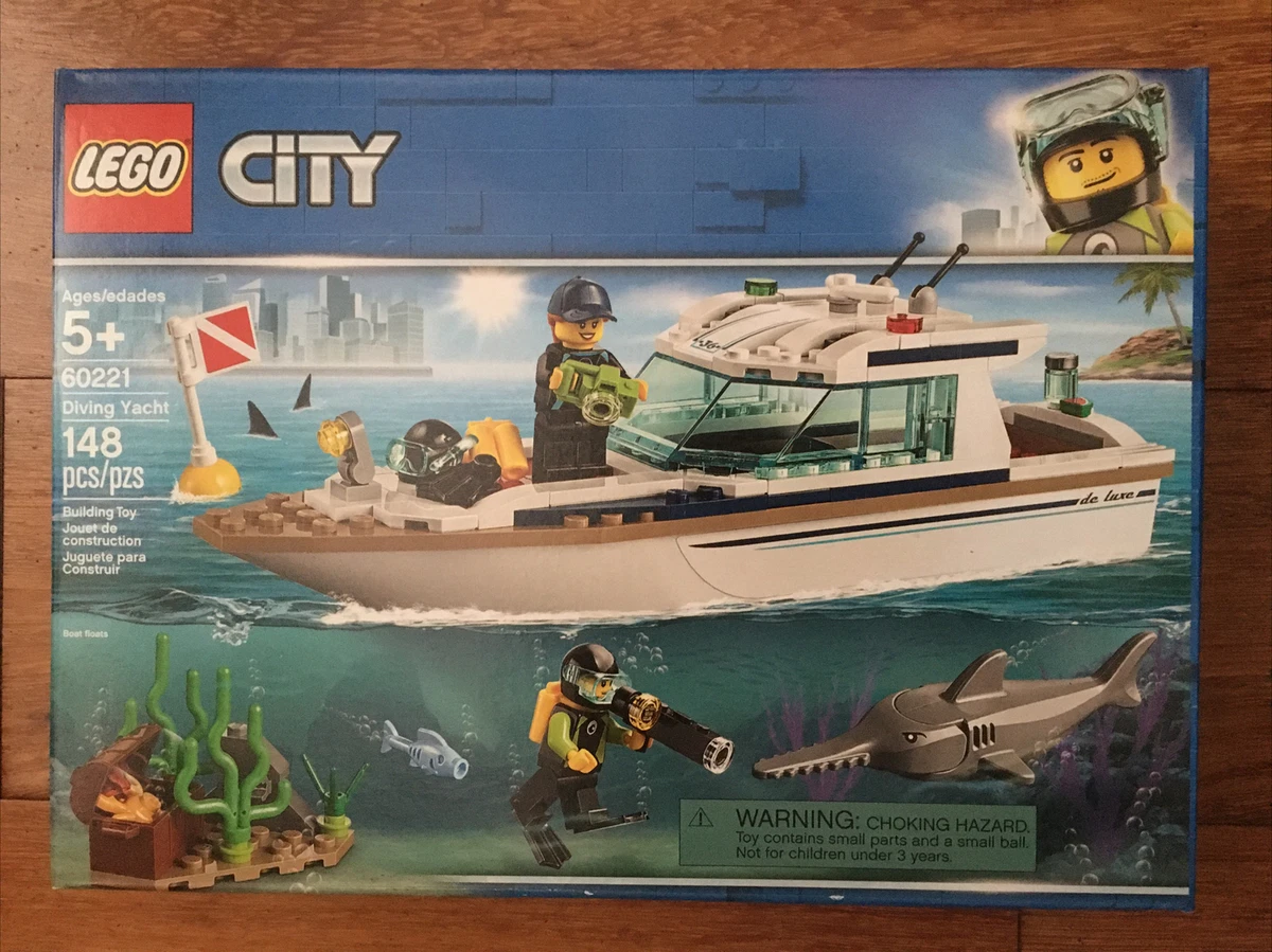 New LEGO City Diving Yacht set 60221 Boat Shark Scuba Divers