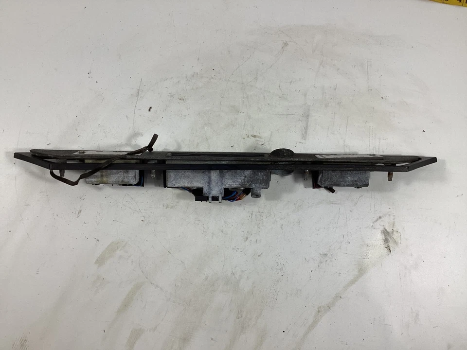 Interruptor de tapa maletero Audi A4 2004-2010 8E0827574 OEM Foto 3 de 4