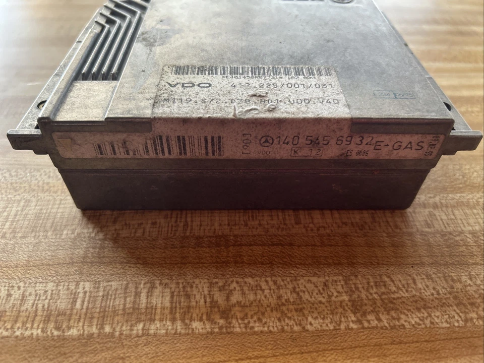 92-99 MÓDULO CONTROL MOTOR MERCEDES-BENZ W140 400SEL 400SE S420 ECM 1405456932 Foto 2 de 4