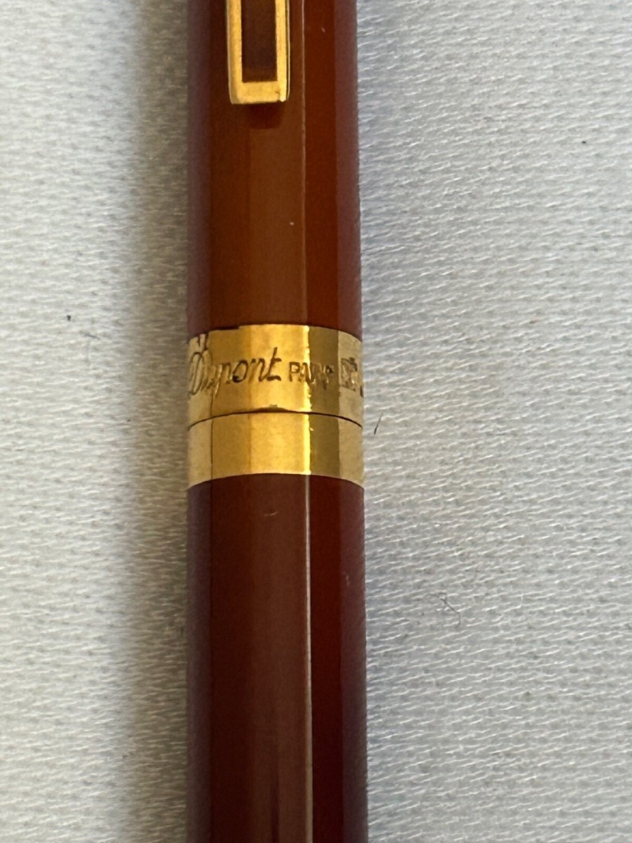 S.T DuPont Laque de China Dark Burgundy Slim Ballpoint Pen