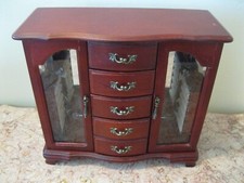 Elegant Storage and Display Case for Jewelry Items - Free Shipping