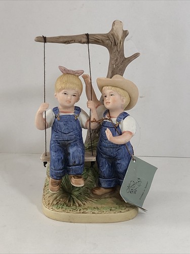 Vtg HOMCO Denim Days Summer Days Figurine #8896 Danny & Debbie On Tree Swing - Afbeelding 1 van 8