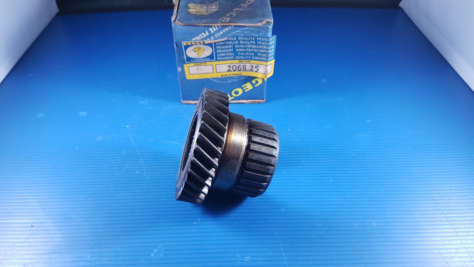 Pignon moteur embrayage 32 dents Peugeot 204 D pour réparer boîte diesel