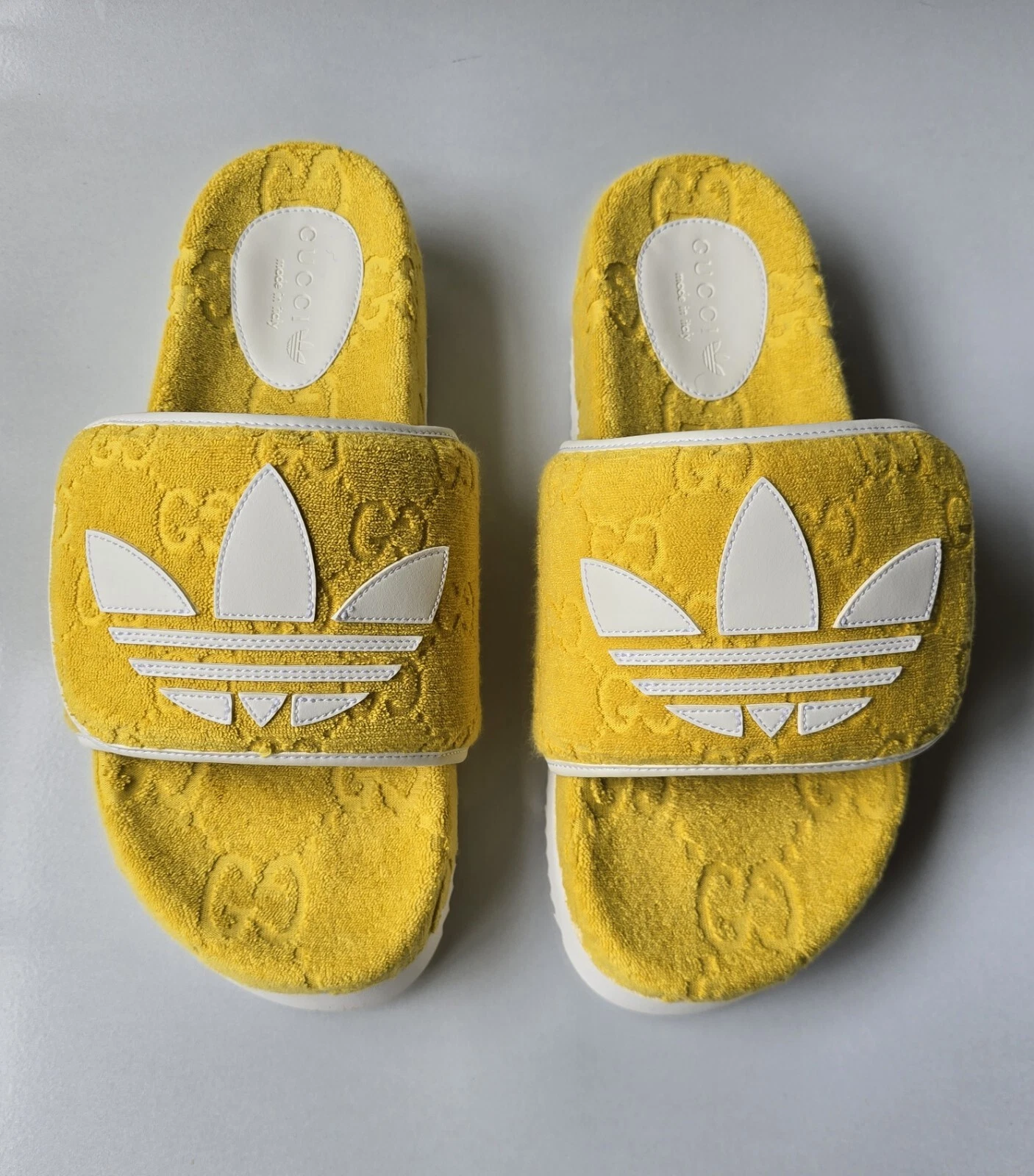 GUCCI x Adidas Supreme Yellow Slides blanc logo GG 9,5 US ~ 9 chaussures sandales britanniques