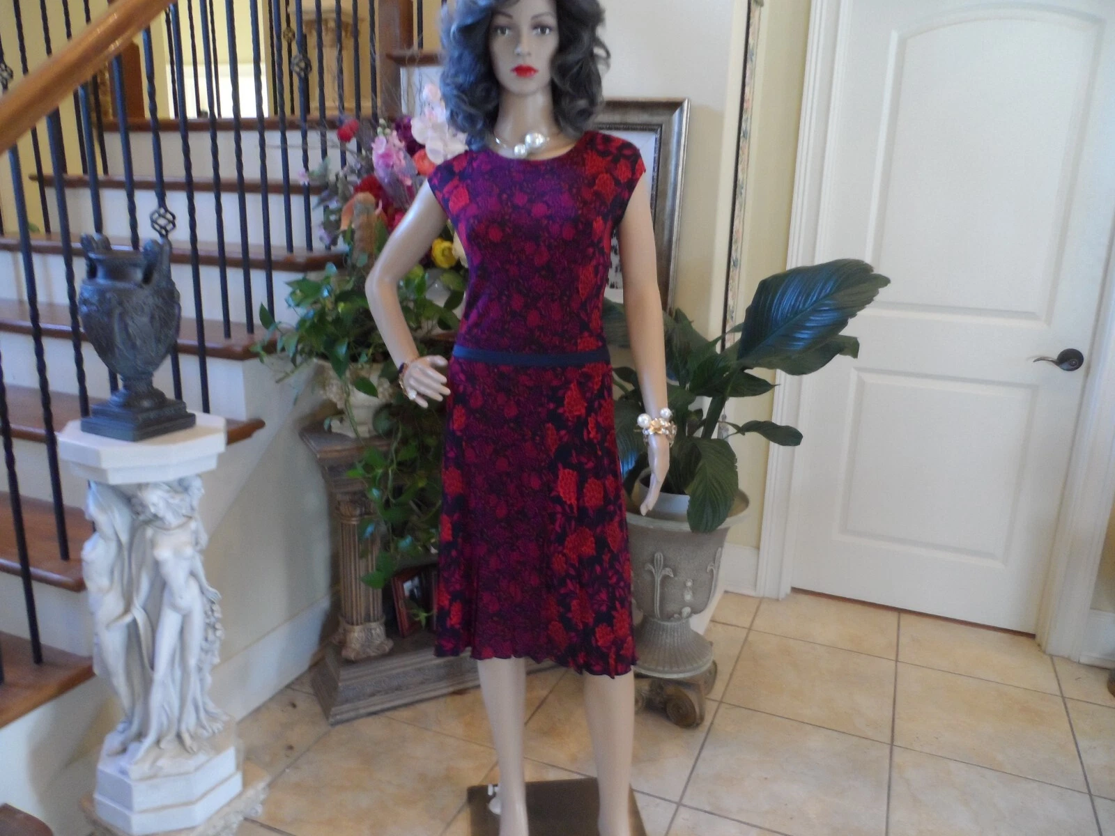 Abito a pieghe Tory Burch nero rosso stampa floreale vita a goccia taglia S