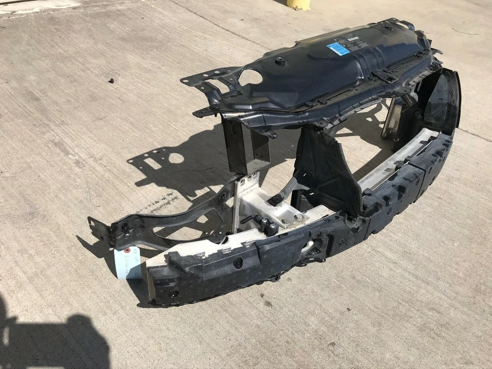 04-10 REFUERZO PARACHOQUES SOPORTE RADIADOR BMW E60 525I 530I 535I 545I 550I Foto 2 de 4