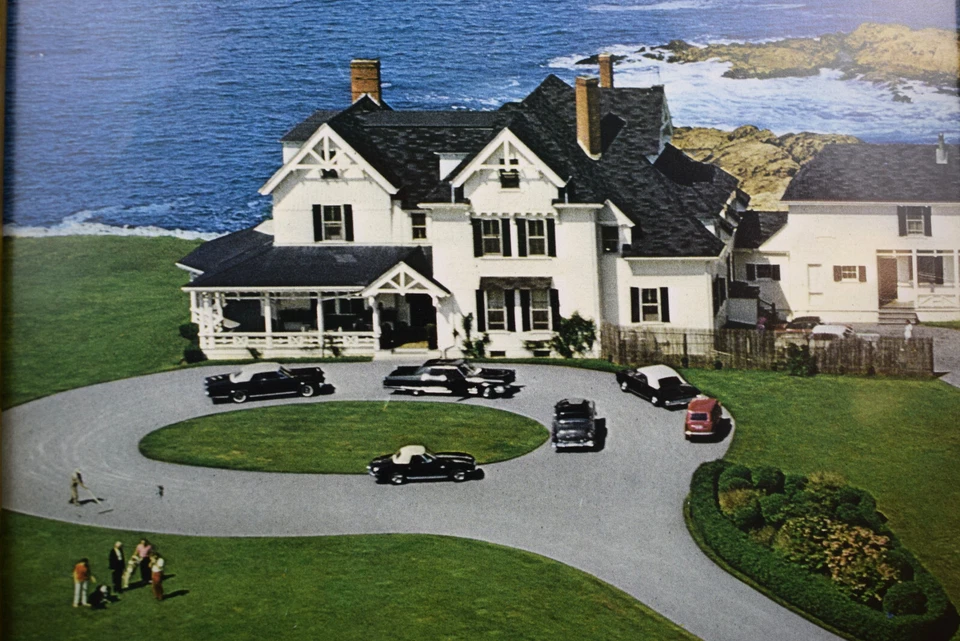 Slim Aarons 'The Ledges' Newport Beachfront House c1974 placa de color enmarcada Foto 2 de 3