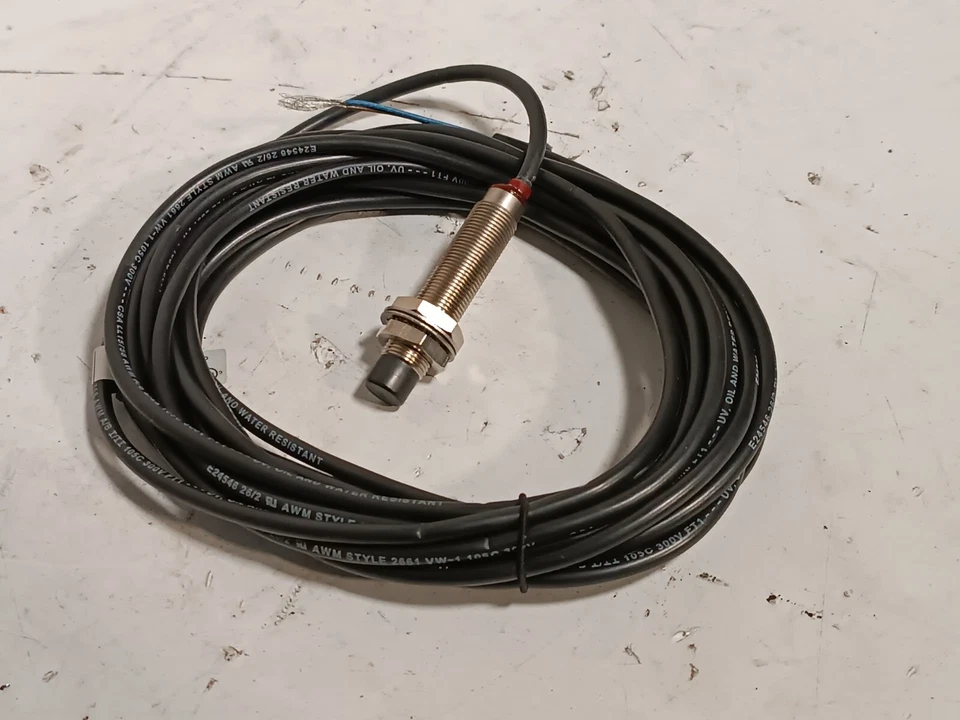 Allen Bradley 872C-D4NE12-A5 Proximity Sensor, 5M Cable, 12mm Barrel, 10-30vdc - Image 2 of 4