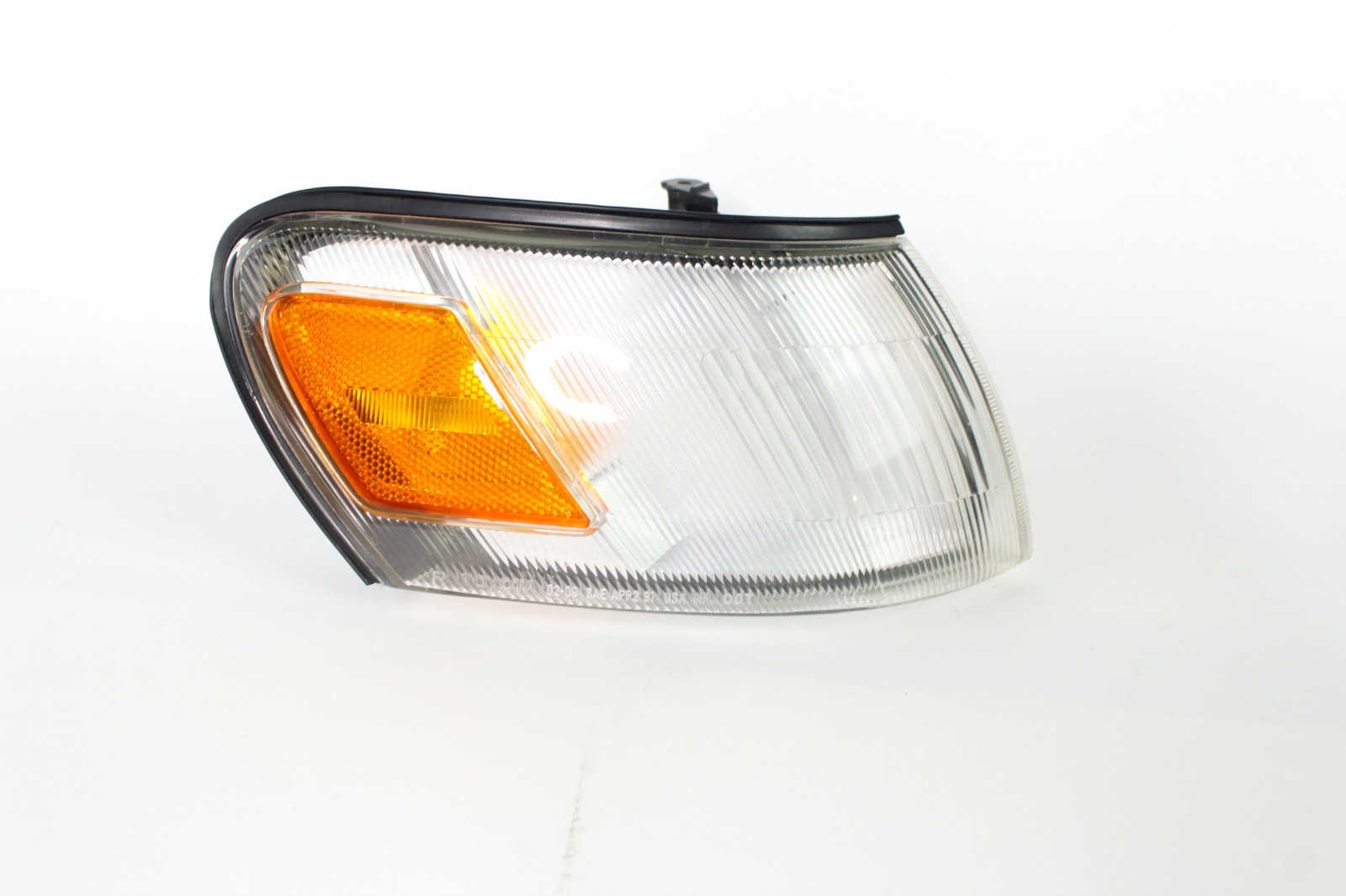 OEM Toyota 0209 Right Front Passenger Side Head Light Housing Lens PP