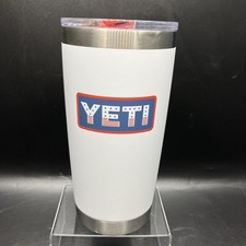 Vaso Yeti Rambler 20 oz blanco con estrellas y rayas con tapa deslizante magnética, nuevo