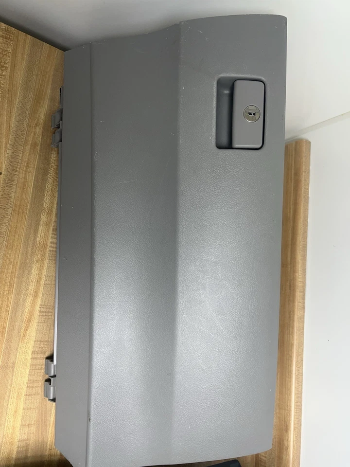 Toyota Camry 2007-2011 tablero guantera compartimento de almacenamiento OEM 55501-06030 Foto 2 de 4