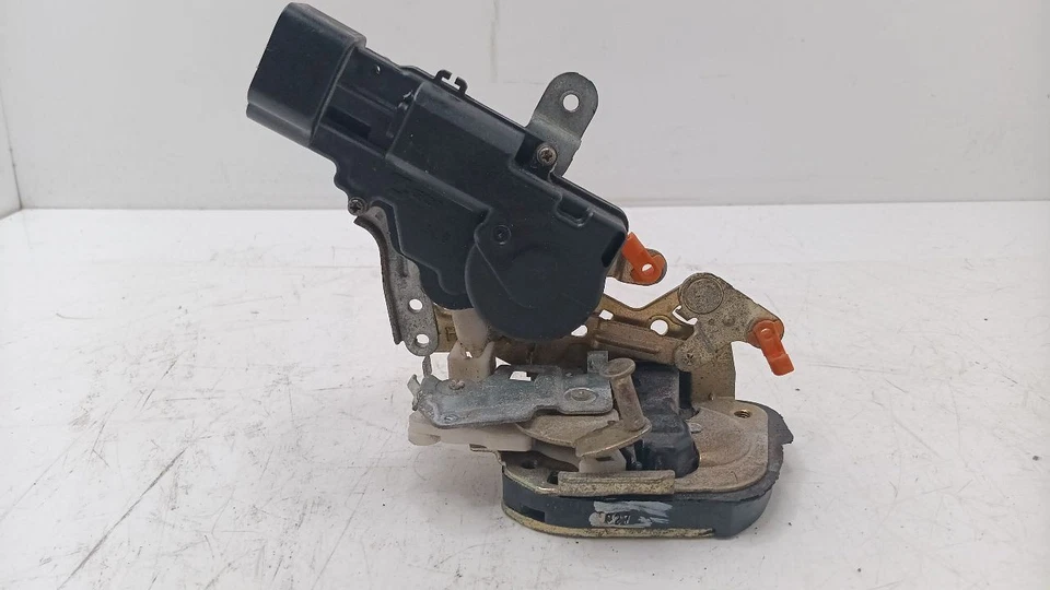 Actuador cerradura puerta conductor trasero izquierdo 1998 99 00 01 02 Toyota Corolla Foto 2 de 4