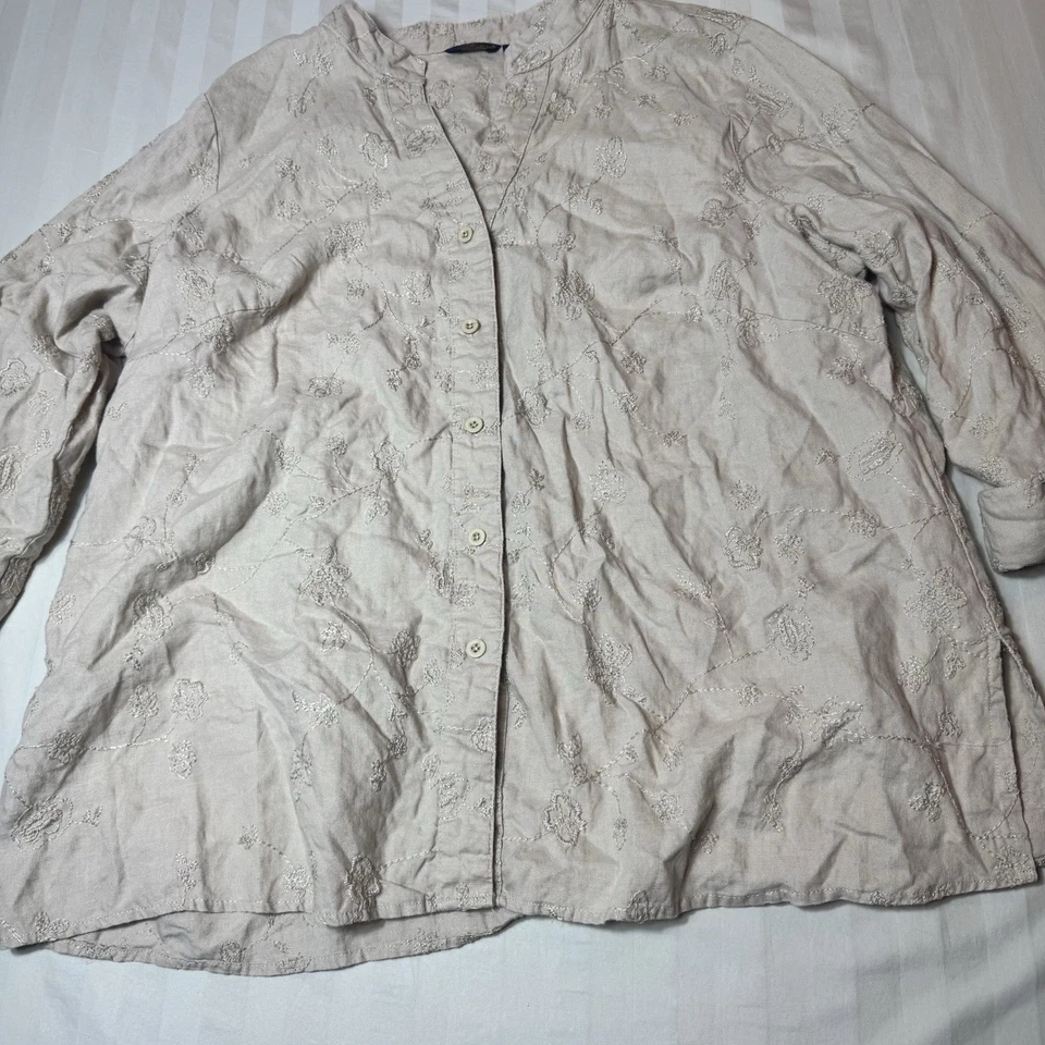 Top de lino Ecologie para mujer talla grande 2X natural bordado Lagenlook abotonado Foto 4 de 4