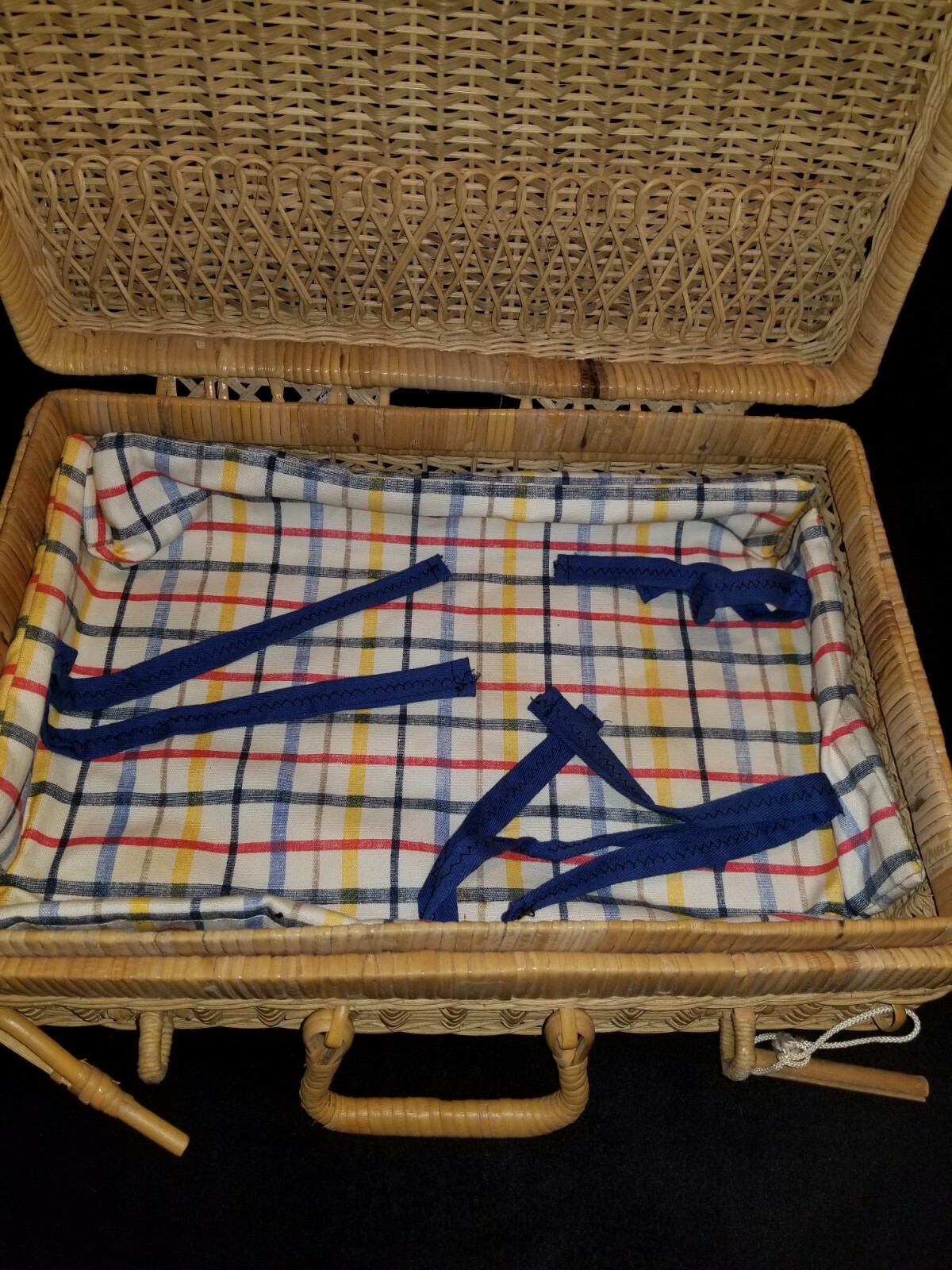 Vintage Wicker Rattan Suitcase Picnic Basket With Han… Gem