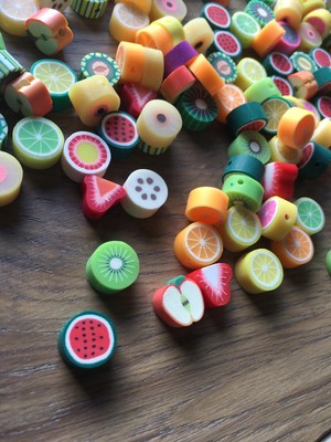 APPLE ORANGE KIWI LEMON SAME DAY P/&P 40 MIXED FIMO POLYMER FRUIT CLAY BEADS