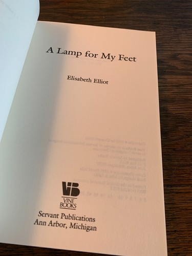 Elisabeth Elliot Softcover Book Lot - Picture 9 of 19