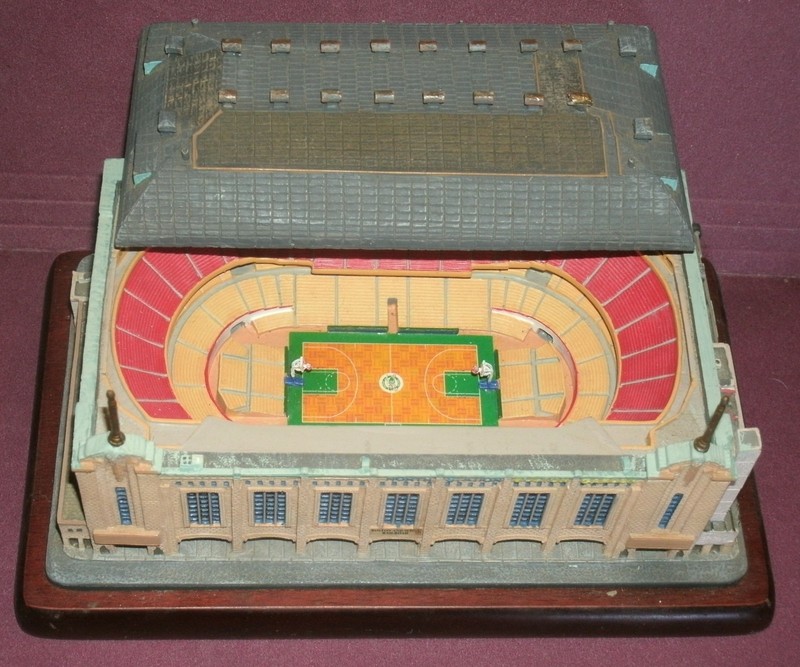 Miniature Old Boston Garden Building (Celtics Basketball) Danbury Mint 6.5" L