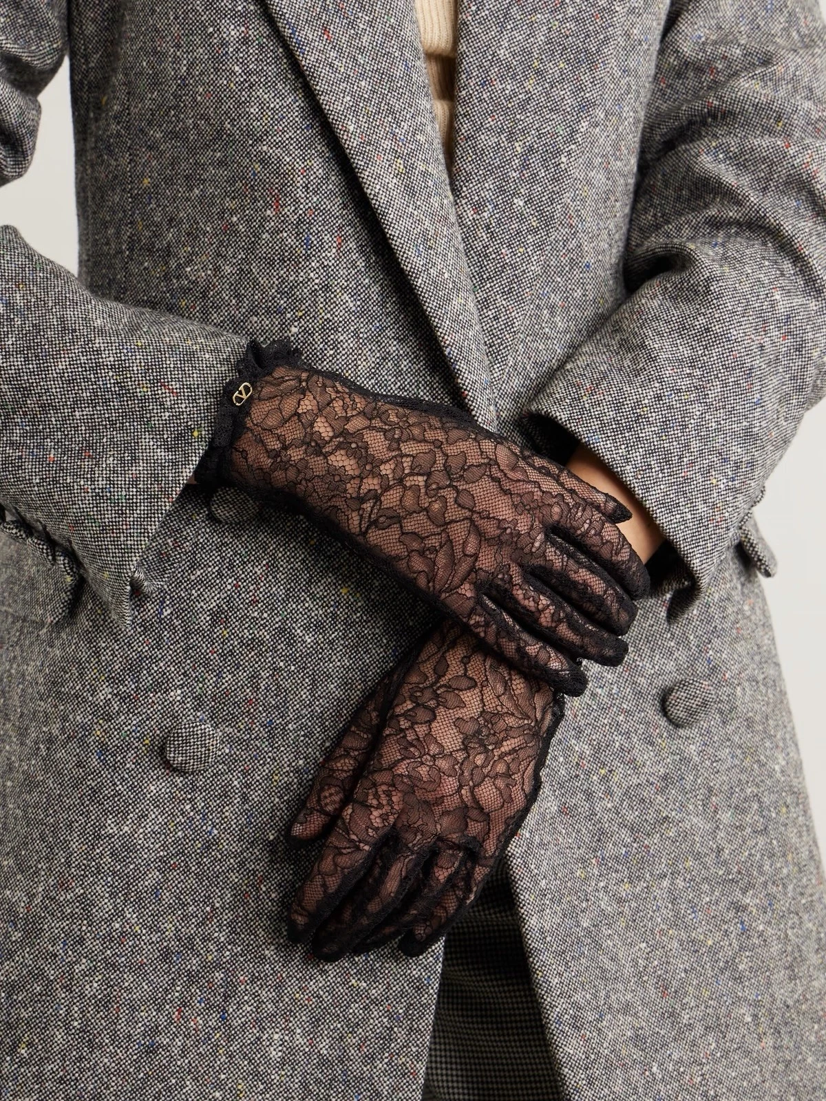 Valentino Garvani VLogo Embellished Lace Gloves
Opens in a new window or tab
