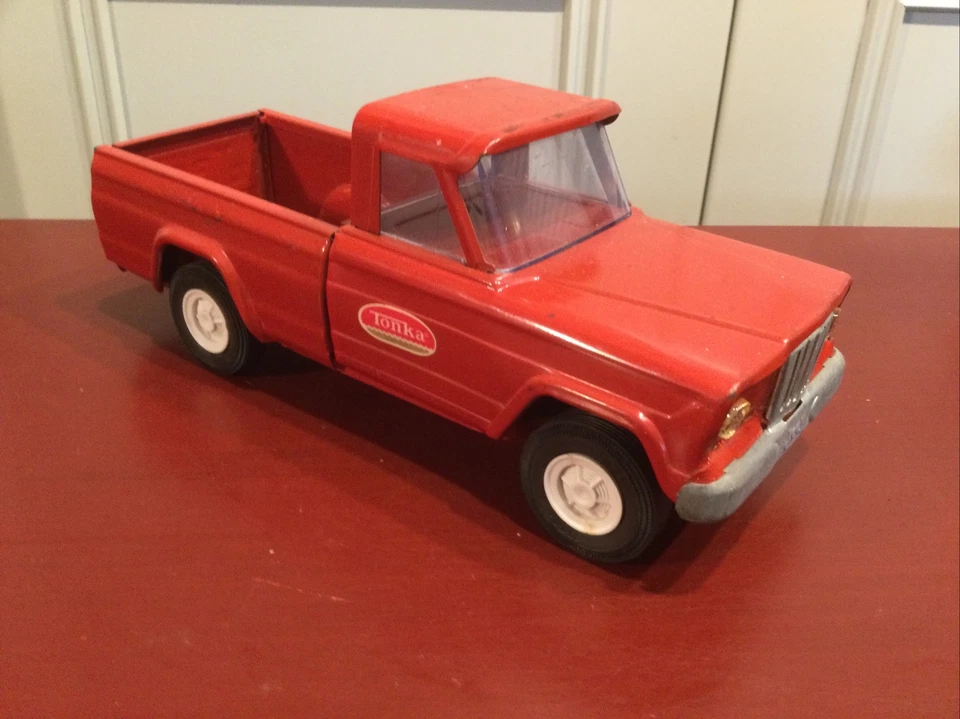 Vintage Tonka Jeep Pickup, Trailer And Mini Bucket In Great Condition 18”. - Image 4 of 4