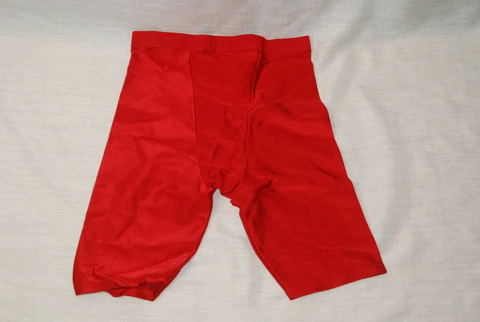 Shorts de compressão masculino SIXERS BIKE Underarmour exercício vermelho tamanho G - Imagem 3 de 4