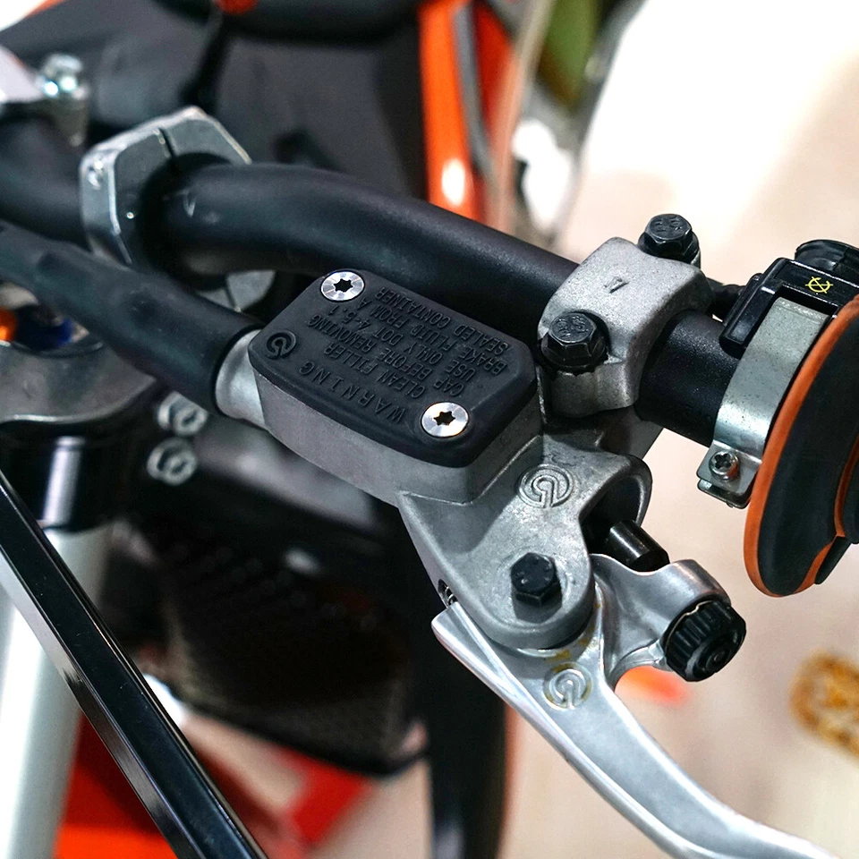 4 peças parafusos de cilindro mestre de embreagem de freio parafusos de liga de titânio M4X12 para KTM Beta - Imagem 2 de 4