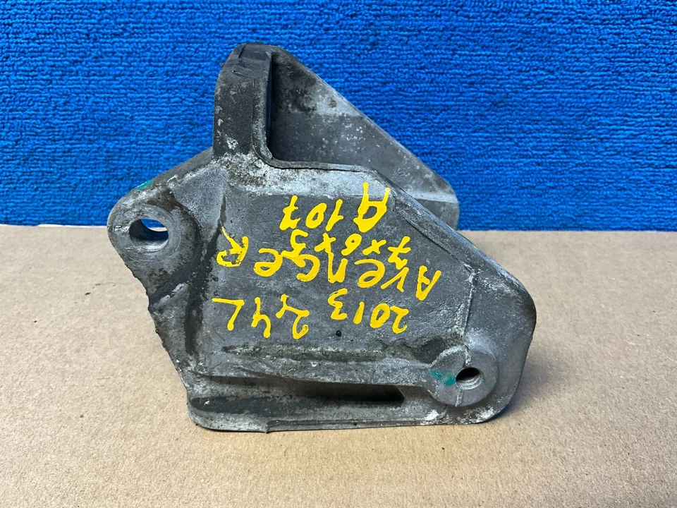 Dodge Avenger 2010-2013 soporte de montaje de transmisión de 2,4 L OEM Foto 4 de 4