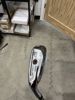 TaylorMade DHY 4 Iron Left Handed. Stiff - Image 1 of 3