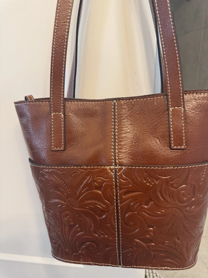 Bolso de mano Patricia Nash de cuero marrón Foto 3 de 4