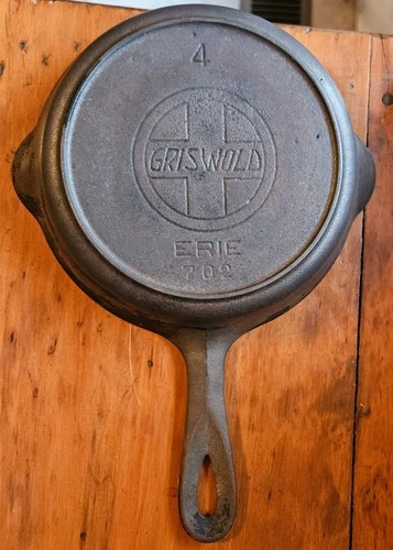 Rare Griswold #4 Slant Logo With Heatring 1907-1912 #702 Cast Iron Skillet