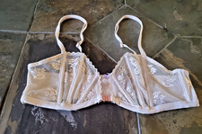 Size Medium Savage X Fenty Sheer Mesh Front Close Underwire Bralette