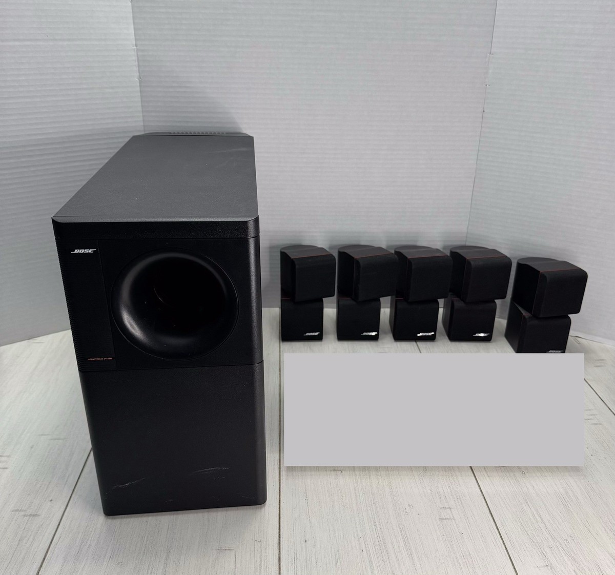 0 Bose Acoustimass Speaker System Powered BOSE + Remote 1 (Wires 2