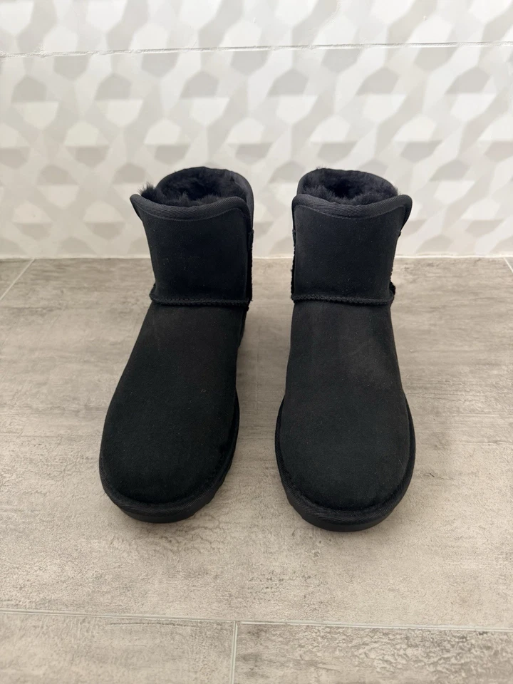 Bota de piel de oveja Kirkland Signature para mujer talla 8 Foto 3 de 4