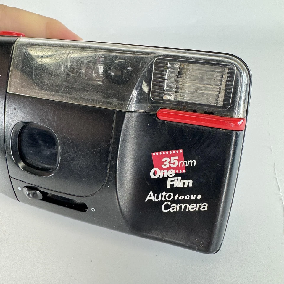 Polaroid 35mm One Film Autofocus Camera Point and Shoot Built-In Flash Tested - Image 3 of 4