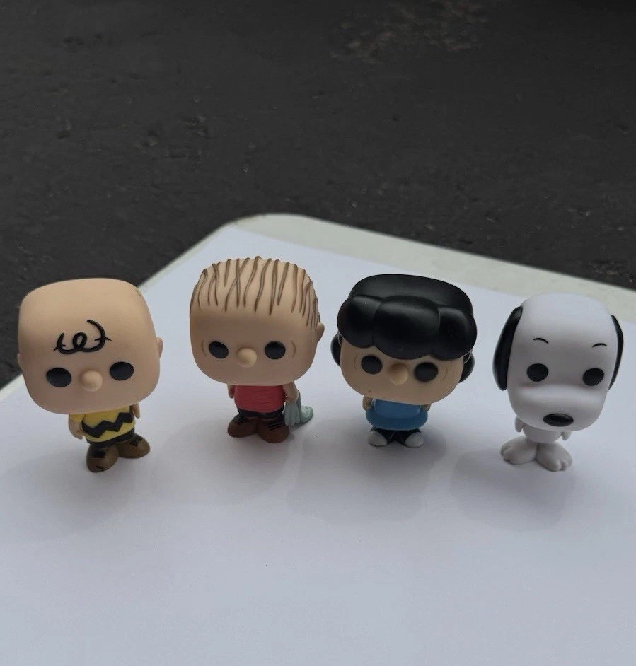 2015 Mini Funko Pop Peanuts Set with Charlie Brown Snoopy Linus Lucy