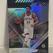 2020-21 Panini Chronicles XR Base Giannis Antetokounmpo #274 Milwaukee Bucks