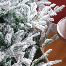 HOMCOM 6 Foot Artificial Christmas Tree,Pine Hinged Xmas Tree w/795 Realistic B