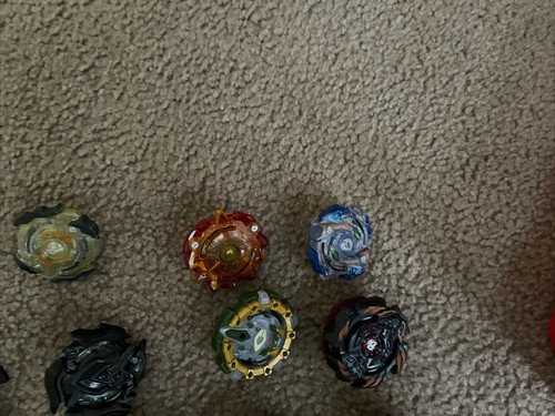 Beyblade Lot Metal Fusion Burst TAKARA TOMY & 2010 Folding Carrying Case - Picture 8 of 11