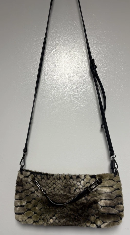 Сумка через плечо Sondra Roberts с искусственным анималистическим принтом меховой клатч верхняя ручка на молнии - Изображение 2 из 4