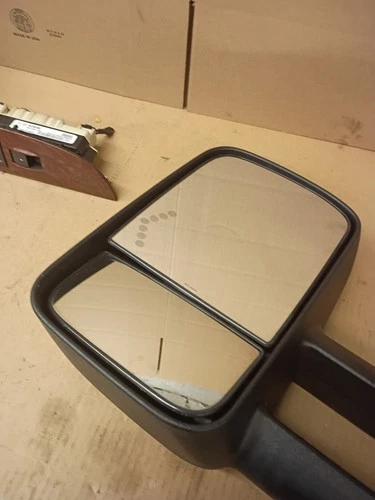 2007 gmc sierra 2500 driver's side tow mirror