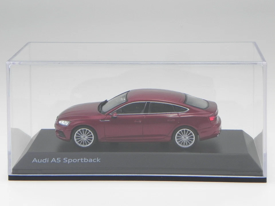 Красная литая модель автомобиля Audi A5 Sportback 2017 matador Spark 1:43 - Изображение 4 из 4