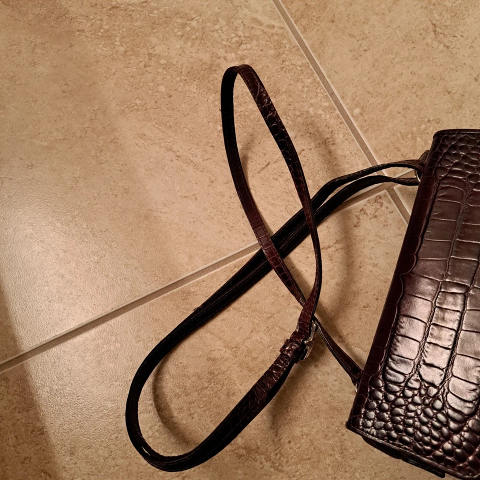 Bolso Bandolera Organizador Vintage Brighton Negro y Marrón Cuero Repujado Foto 4 de 4