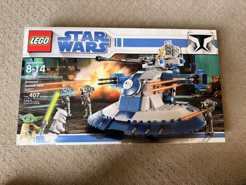 NEW 2009 LEGO Star Wars ARMORED ASSAULT TANK (AAT) Set 8018